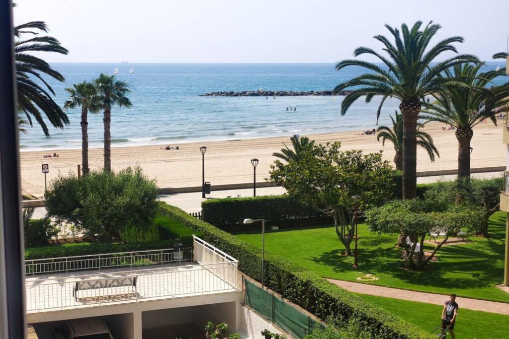 Apartamento Recien Reformado En Primera Linea Con Vistas A La Playa De La Almadraba Benicàssim Exteriör bild