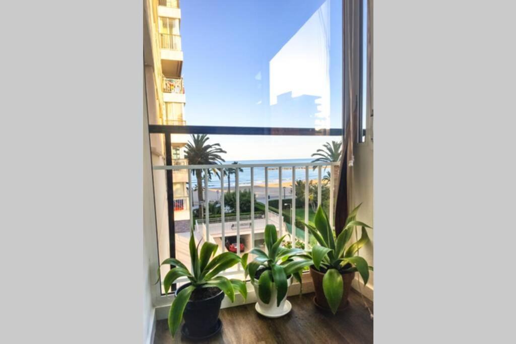 Apartamento Recien Reformado En Primera Linea Con Vistas A La Playa De La Almadraba Benicàssim Exteriör bild